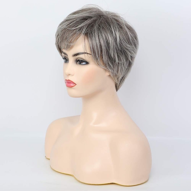Parrucche sintetiche grigie corte per le donne Parrucca taglio pixie quotidiano con capelli naturali